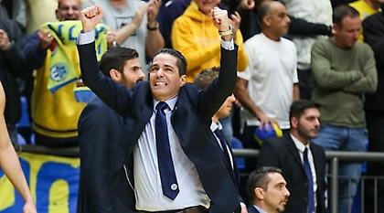 Η αποθέωση Σφαιρόπουλου και οι πανηγυρισμοί με σφιγμένες γροθιές (video)