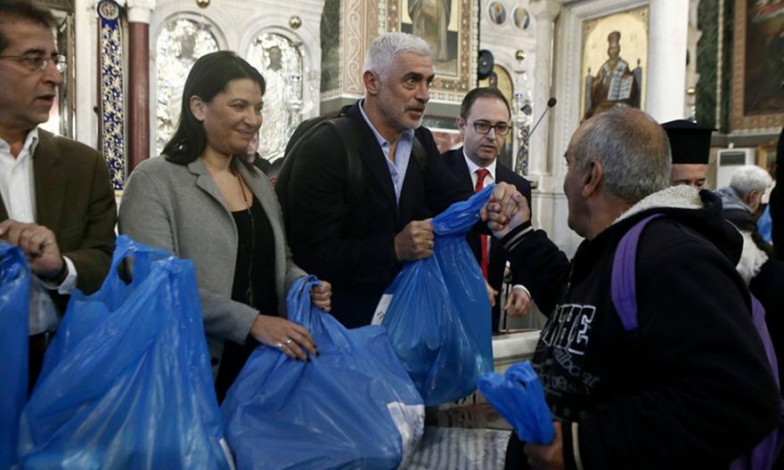 Η προσφορά του Ολυμπιακού στις Μητροπόλεις Νικαίας και Πειραιά (video/pics)