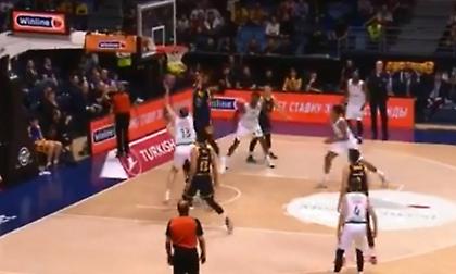 Η επιβλητική τάπα του Έβανς και το τρίποντο του Σβεντ (video)