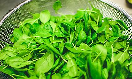 Γιατί το σπανάκι δεν είναι… φίλος των δοντιών μας;