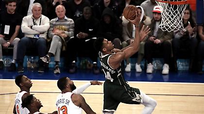 Περίπατος των Μπακς στη Νέα Υόρκη, «τριπλός» Γιάννης