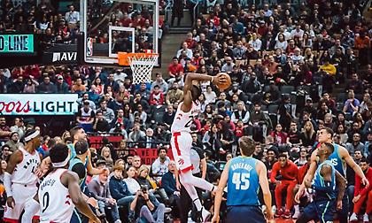 Τούμπαραν τους Μάβερικς από το -30 οι Ράπτορς σε 14:32!