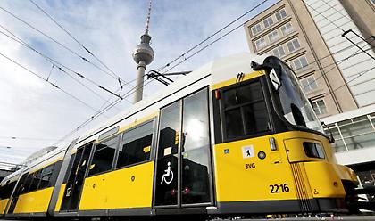 Γερμανία: Επιβάτες σταμάτησαν τραμ που έτρεχε ανεξέλεγκτο αφού λιποθύμησε ο μηχανοδηγός του