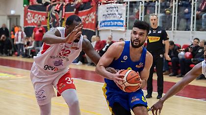 «Διπλό» για την… ατσάλινη Μακάμπι στη δεύτερη παράταση και με έξι παίκτες!