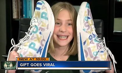 Ζει όνειρο η μικρή φίλη των Μπακς που πήρε τα παπούτσια του Γιάννη (video)