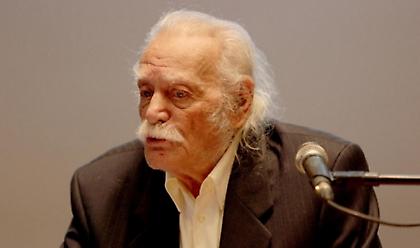 Υπο θεραπεία ο Μανώλης Γλέζος στο ΝΙΜΤΣ