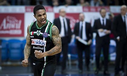 Ενίσχυση στα γκαρντ εξετάζει η Αρμάνι!