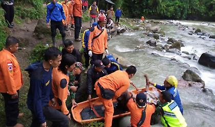 Πολύνεκρο δυστύχημα στην Ινδονησία - Λεωφορείο έπεσε σε χαράδρα