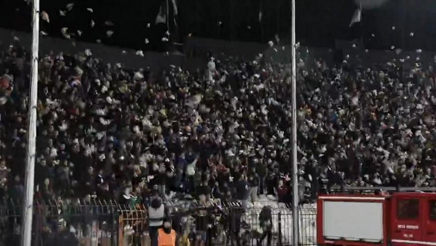 Το «Teddy Bear Toss» του ΠΑΟΚ συγκέντρωσε 10.232 αρκουδάκια (video)