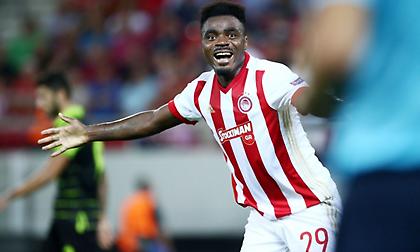 Ευχήθηκε μέσα από το… χρυσαφένιο σπίτι του ο Εμενίκε! (pic)