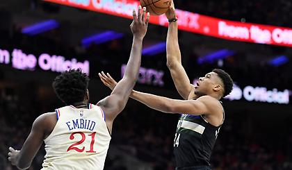 Αγνώριστοι Μπακς και Γιάννης, έχασαν με κάτω τα χέρια στη Φιλαδέλφεια