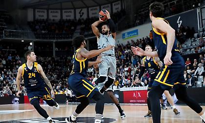 «Έπεσε» και η Χίμκι στο «κάστρο» της Βιλερμπάν