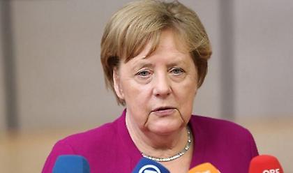 SZ: Η Μέρκελ σχεδιάζει ταξίδι στην Τουρκία για το μεταναστευτικό
