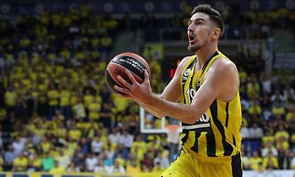 Το buzzer-beater του Ντε Κολό στα 4’’ που τελικά ΔΕΝ έφτασε στη Φενέρ! (video)