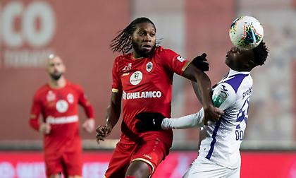 Έριξε πεντάρα και βρέθηκε δεύτερη η Σαρλερουά