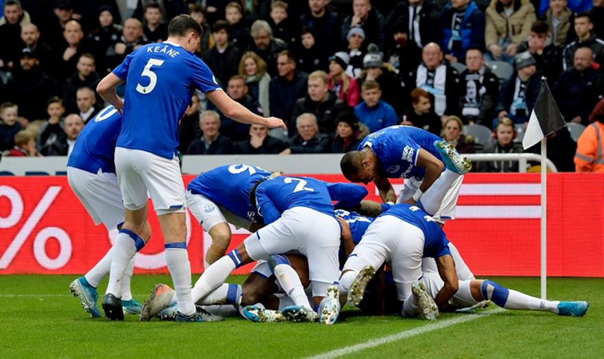 Ο Αντσελότι... στρώνει την Έβερτον, η Γουότφορντ «αναπνέει»