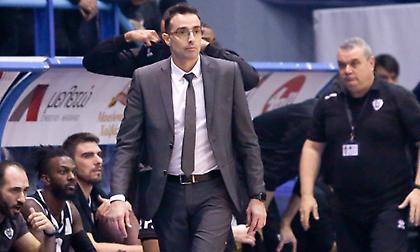 Χαραλαμπίδης: «Δεν είναι εικόνα ομάδας αυτό, ζητάω συγγνώμη»