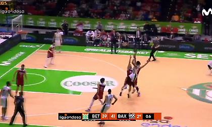 Απίθανο buzzer beater από Σλότερ (video)
