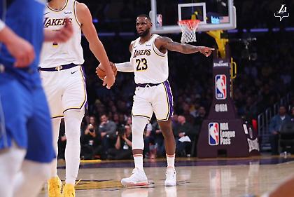 Νίκησαν τους Μάβερικς με ρεκόρ Λεμπρόν οι Λέικερς