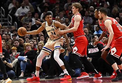 Επέστρεψε δριμύτερος ο Γιάννης, συνέχισαν τις νίκες οι Μπακς