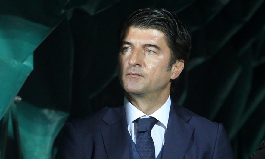 Χάνει έδαφος ο Μπάρμπα, «βλέπει» κι άλλον στόπερ η ΑΕΚ