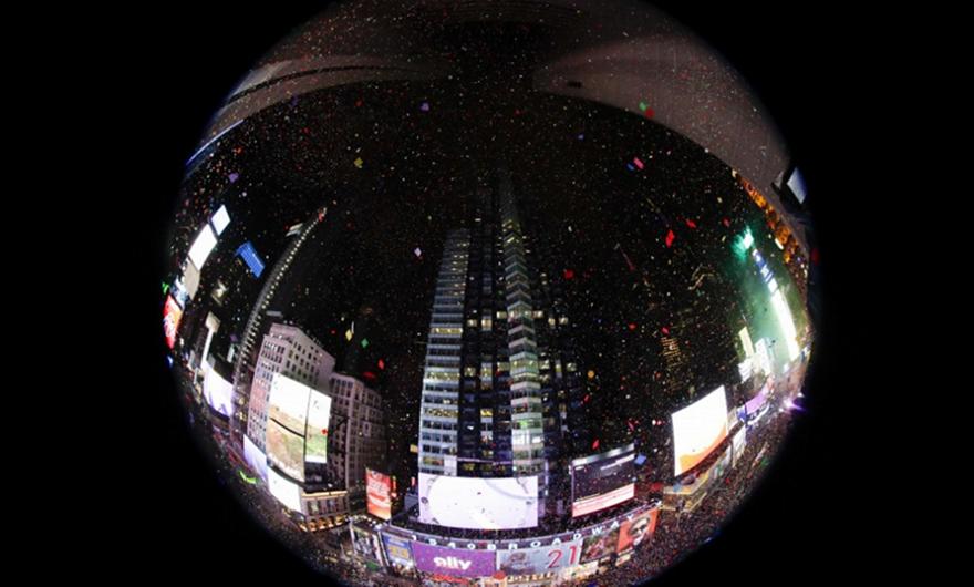 Φαντασμαγορία: Έτσι γιόρτασε την έλευση του 2020 η υδρόγειος (videos)