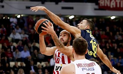 Ποδαρικό με τελικό για Ολυμπιακό και υπόσχεση ρεκόρ από Σπανούλη