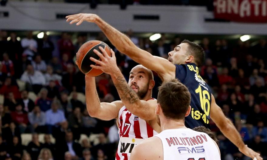 Ποδαρικό με τελικό για Ολυμπιακό και υπόσχεση ρεκόρ από Σπανούλη