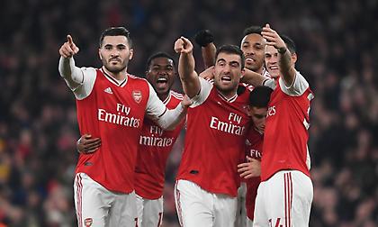 «Κορυφαίος κόντρα στην Μάντσεστερ ο Παπασταθόπουλος»