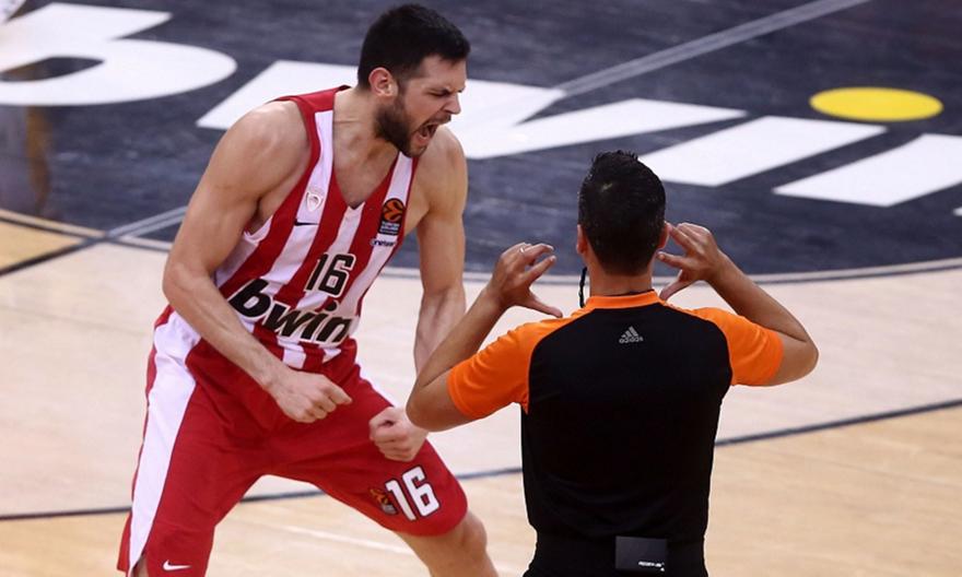 «Διπλός» Παπανικολάου στο Top 10 Δεκεμβρίου (video)