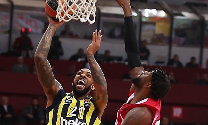 Τέλειο pick and roll με Σλούκα και κάρφωμα του Γουίλιαμς (video)