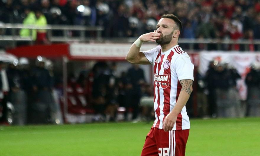 Φαβορί για ενδεκάδα στο ντέρμπι ο Βαλμπουενά