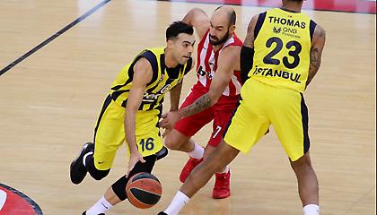 Η αντίδραση του Σλούκα στο τέλος παρά τη... γιούχα στο ΣΕΦ!