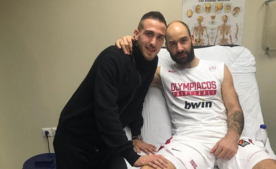 Υπόκλιση και από Φορτούνη στον Σπανούλη (pic)