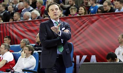 Πιτίνο: «Λέγαμε συνέχεια να πάμε το ματς όπως… πέρυσι»