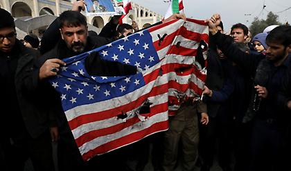 Η εξόντωση του πανισχυρού Ιρανού και ο κίνδυνος ανάφλεξης στη Μέση Ανατολή