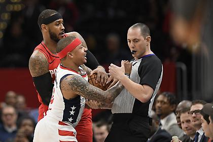 Αποβλήθηκε γιατί έσπρωξε διαιτητή ο Αϊζέια Τόμας (video)