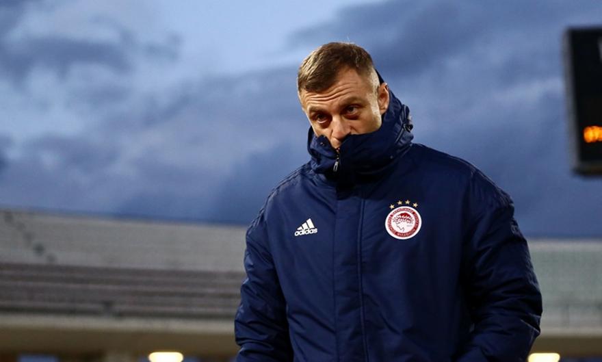 Σταματέλος: «Φαβορί για 11άδα ο Αβραάμ»