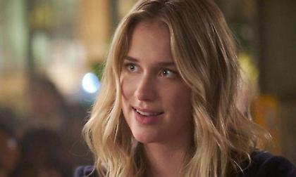 5 λόγοι για τους οποίους το «You» είναι ένας αγνός, τηλεοπτικός εθισμός