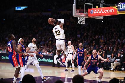 Πήραν φόρα με Λεμπρόν και AD οι Λέικερς