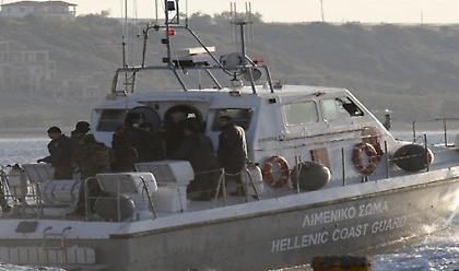 Φορτηγό πλοίο πλέει ακυβέρνητο νοτιανατολικά της Πελοποννήσου