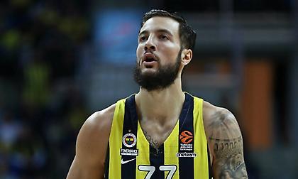 Λοβέρν: «Μένω στη Φενέρμπαχτσε»