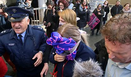 Βρετανία: Τι λένε τα ΜΜΕ μετά την αναστολή της ποινή της 19χρονης στην Κύπρο