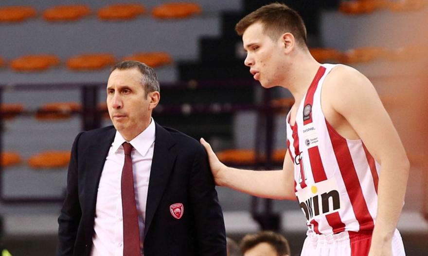 Αγραβάνης για Μπλατ: «Ο χειρότερος προπονητής που είχα»