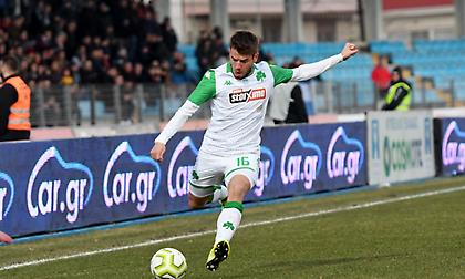 Χτύπησε και αντικαταστάθηκε ο Αποστολάκης