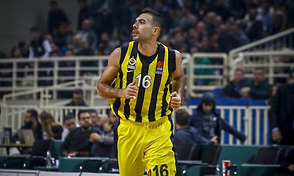 Χωρίς Σλούκα και άλλους δύο η Φενέρ στη Βιτόρια