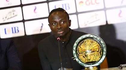 Πανηγύρισαν την βράβευση του Μανέ στο χωριό του (video)