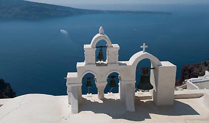 Fraport: Στο δίκτυο της Qatar Airways η Σαντορίνη