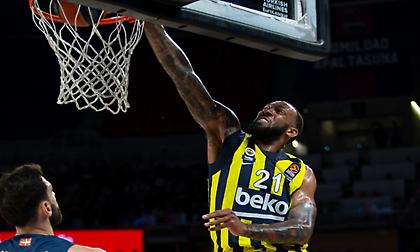 Φενέρ για… οκτάδα, έκανε περίπατο στη Βιτόρια!