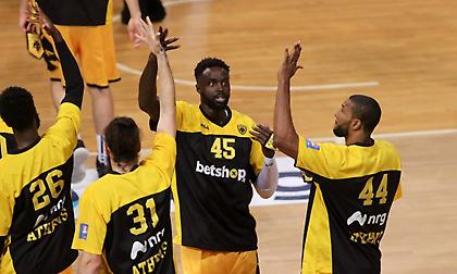 Ευχές της ΑΕΚ στον Τζεράι Γκραντ (pic)